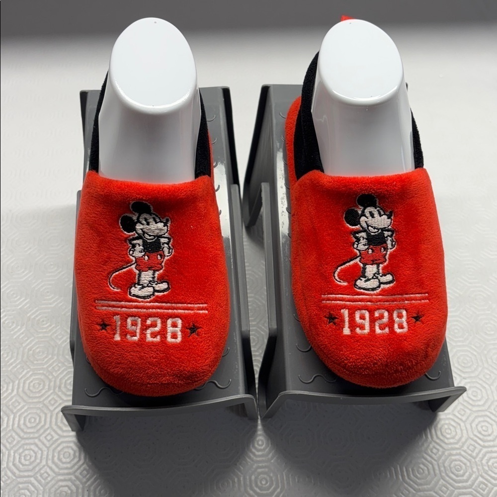 Disney Mickey Mouse Slippers Size 2/3 Youth Colour Red/Black